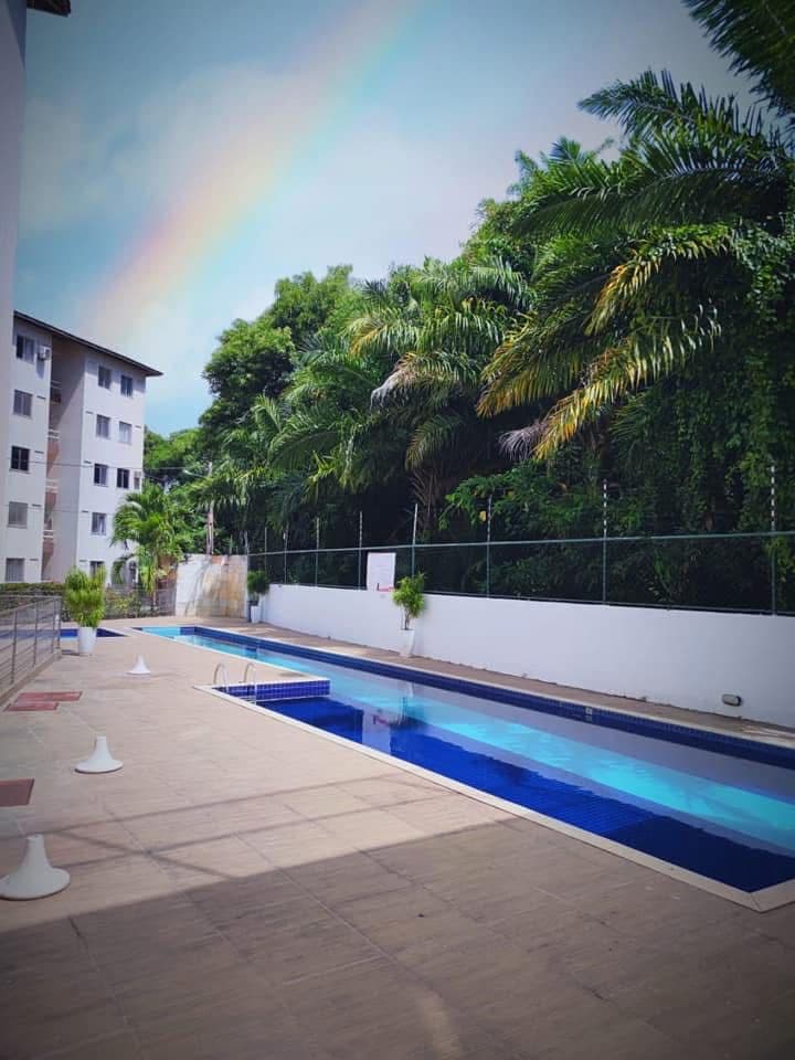 Apartamento 2/4 com varanda à venda